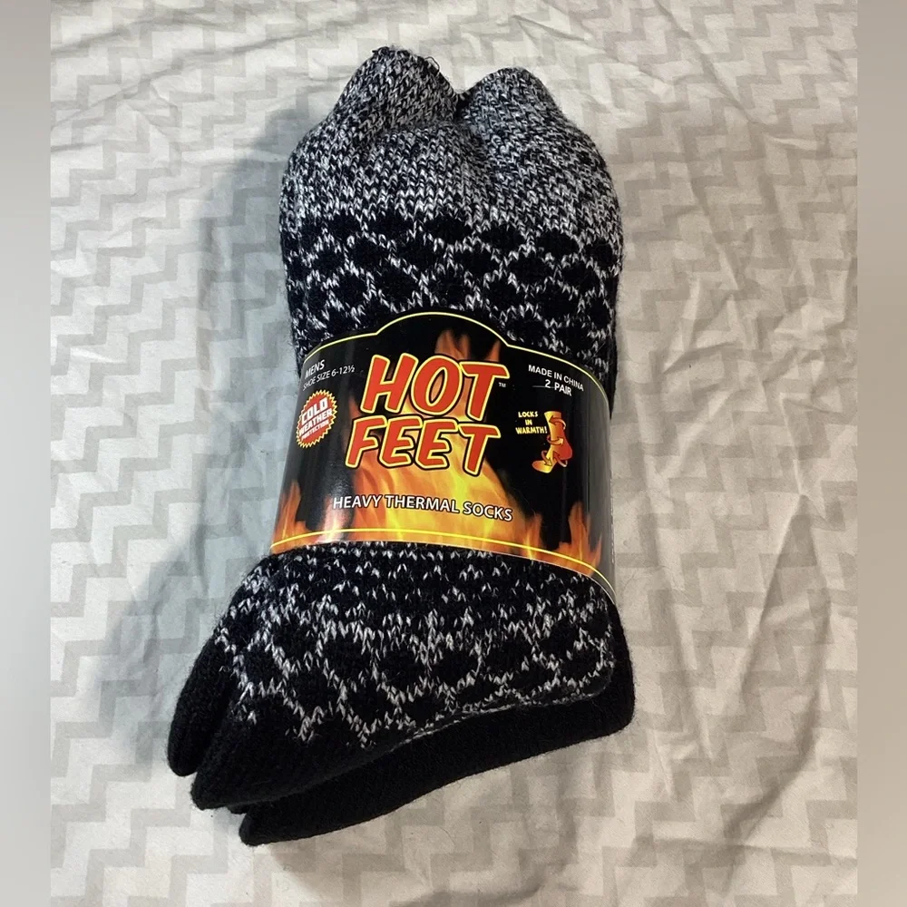 Hot Feet Patterned and Black 2 Pack Men’s Thermal Socks